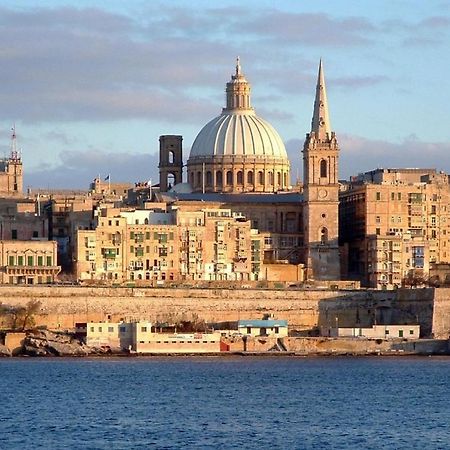 Perfect Location Idyllic 2Br Apartment Sliema Dış mekan fotoğraf