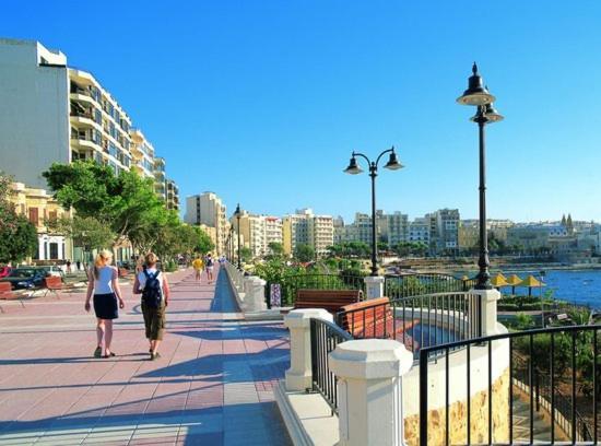 Perfect Location Idyllic 2Br Apartment Sliema Dış mekan fotoğraf