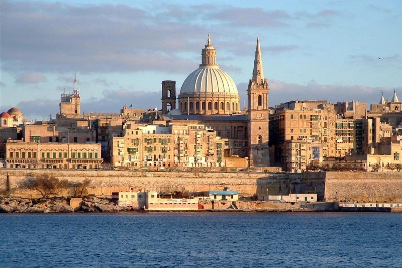 Perfect Location Idyllic 2Br Apartment Sliema Dış mekan fotoğraf